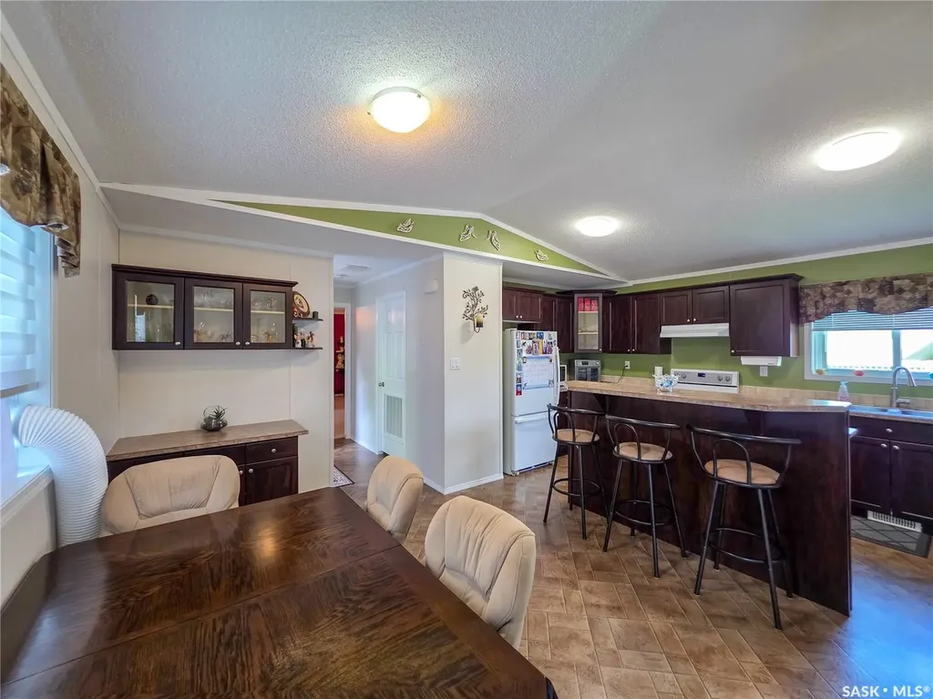 555 Dielschneider Road Melville SK S0A 2P0