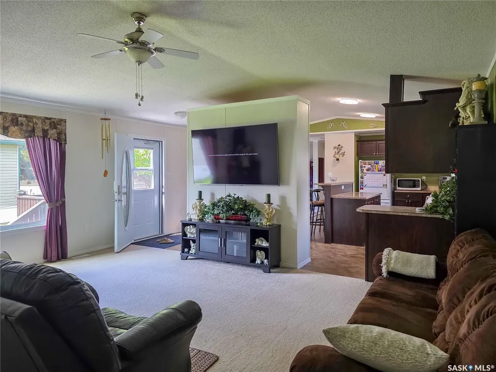 555 Dielschneider Road Melville SK S0A 2P0