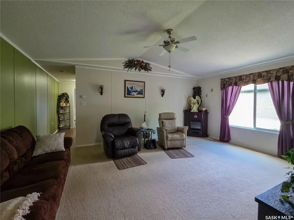 555 Dielschneider Road Melville SK S0A 2P0