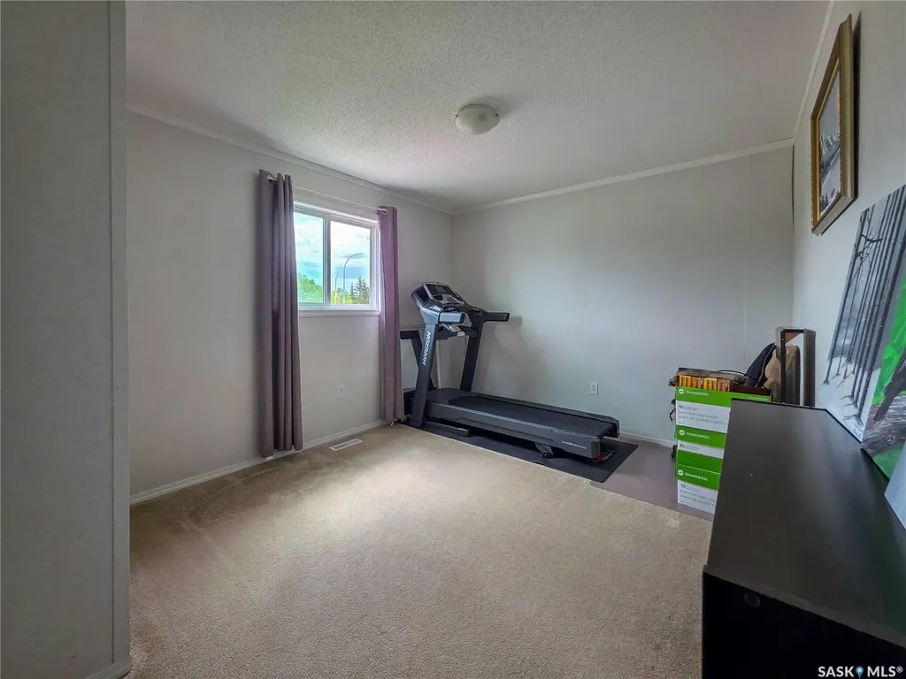 555 Dielschneider Road Melville SK S0A 2P0