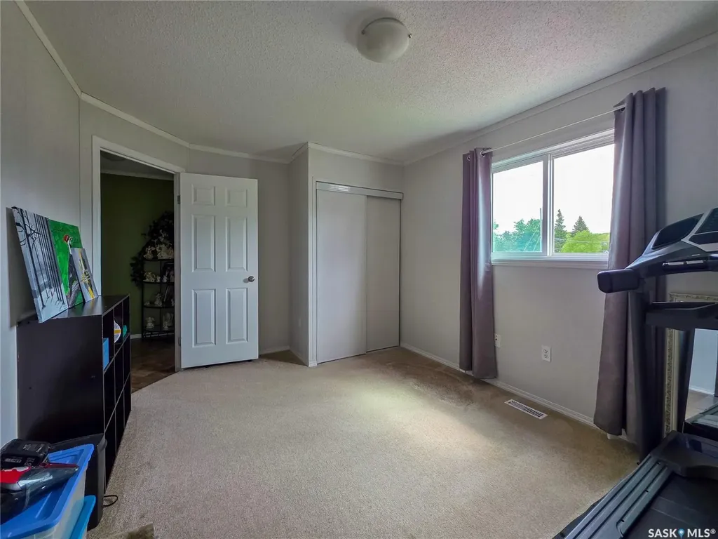 555 Dielschneider Road Melville SK S0A 2P0