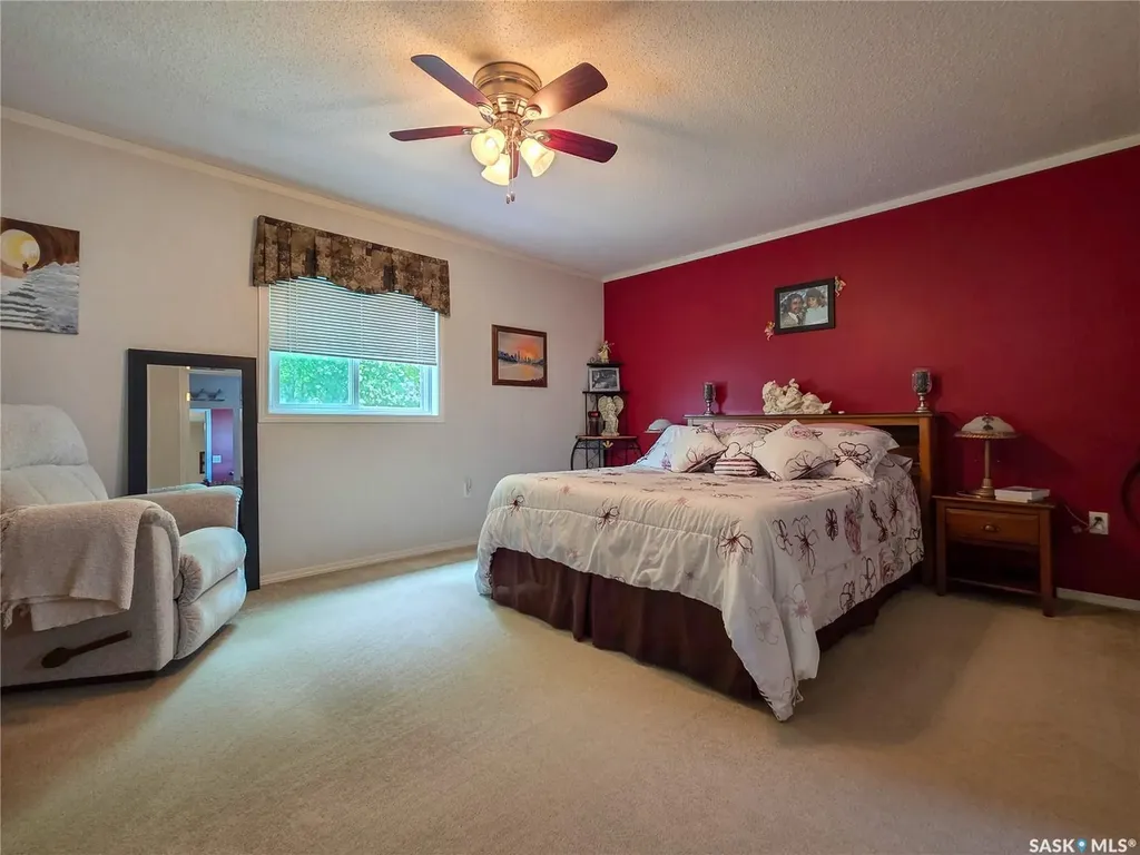 555 Dielschneider Road Melville SK S0A 2P0