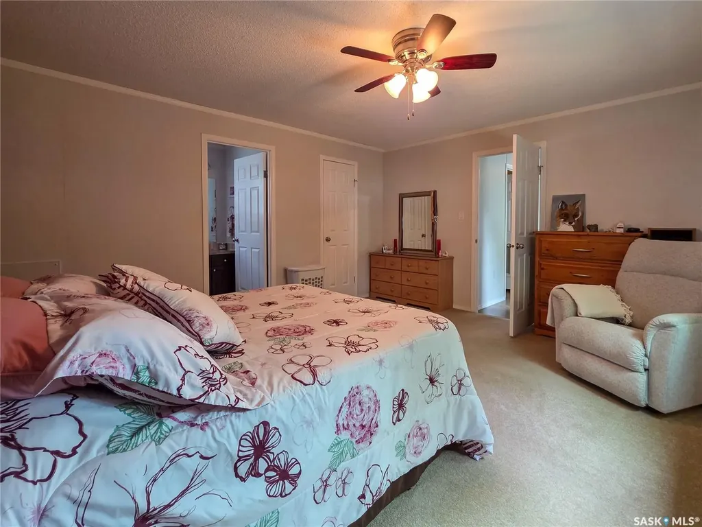 555 Dielschneider Road Melville SK S0A 2P0