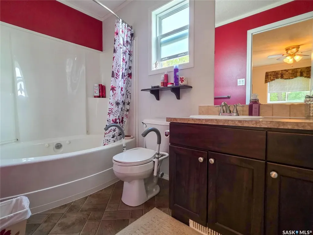 555 Dielschneider Road Melville SK S0A 2P0