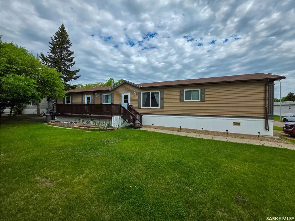 555 Dielschneider Road Melville SK S0A 2P0