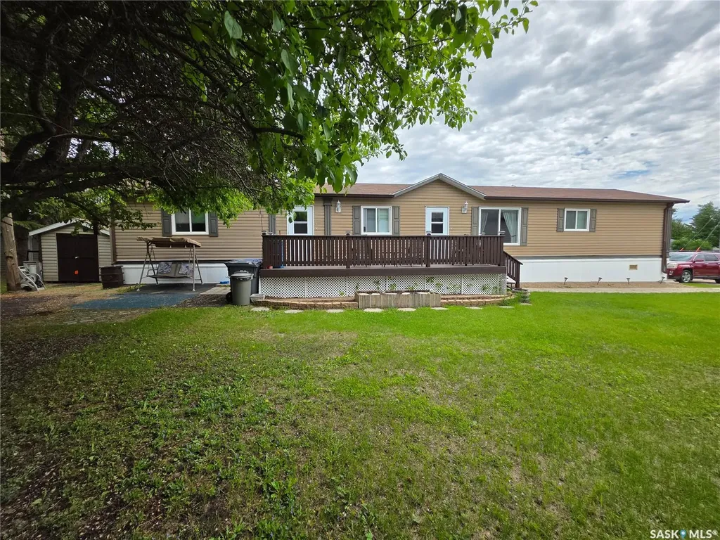555 Dielschneider Road Melville SK S0A 2P0