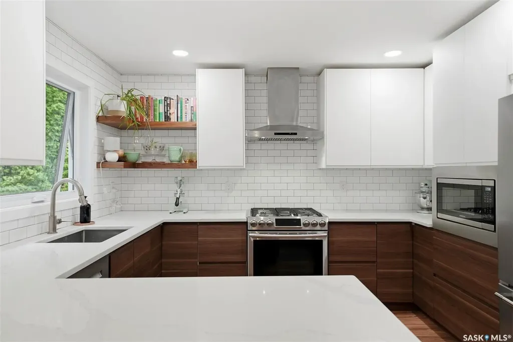 713 6th Street E Saskatoon SK S7H 1C5