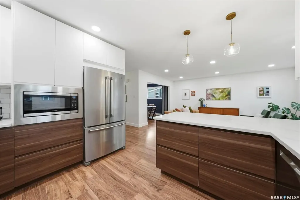 713 6th Street E Saskatoon SK S7H 1C5