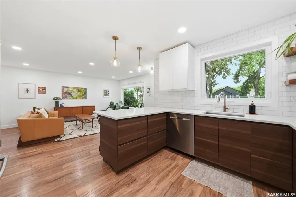 713 6th Street E Saskatoon SK S7H 1C5