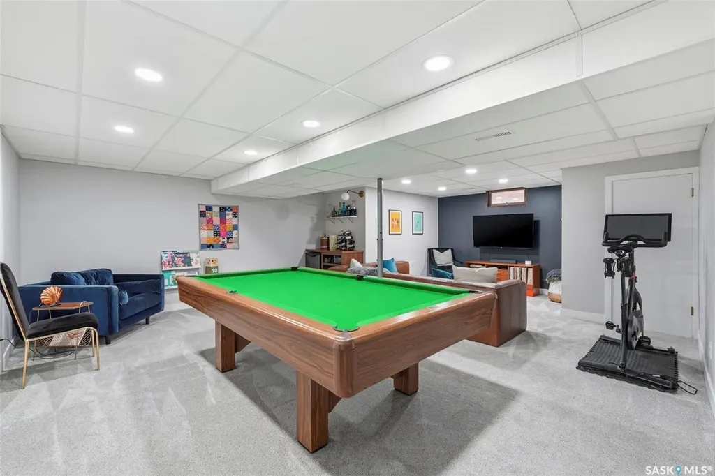 713 6th Street E Saskatoon SK S7H 1C5