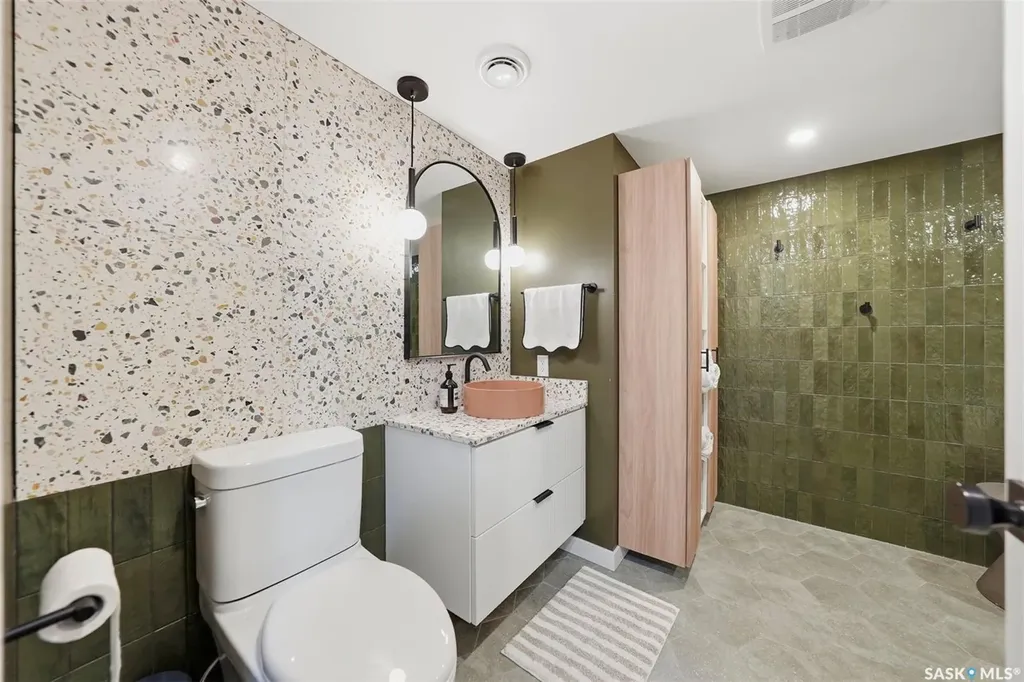 713 6th Street E Saskatoon SK S7H 1C5