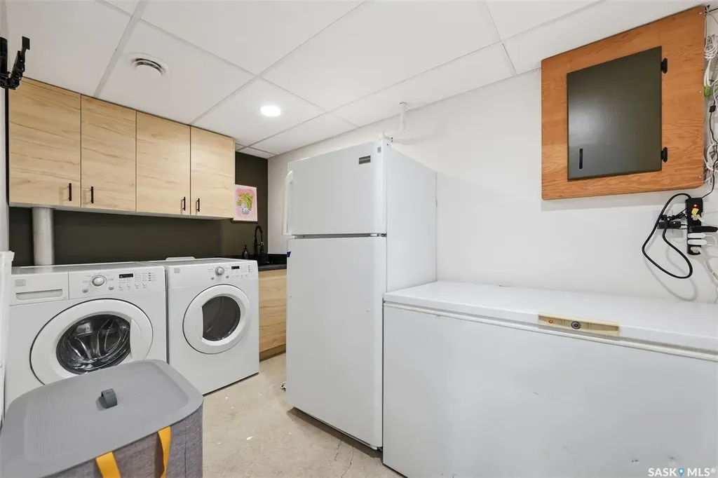 713 6th Street E Saskatoon SK S7H 1C5