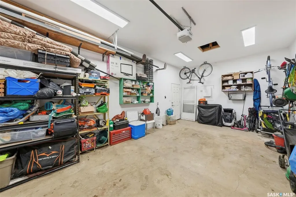 713 6th Street E Saskatoon SK S7H 1C5