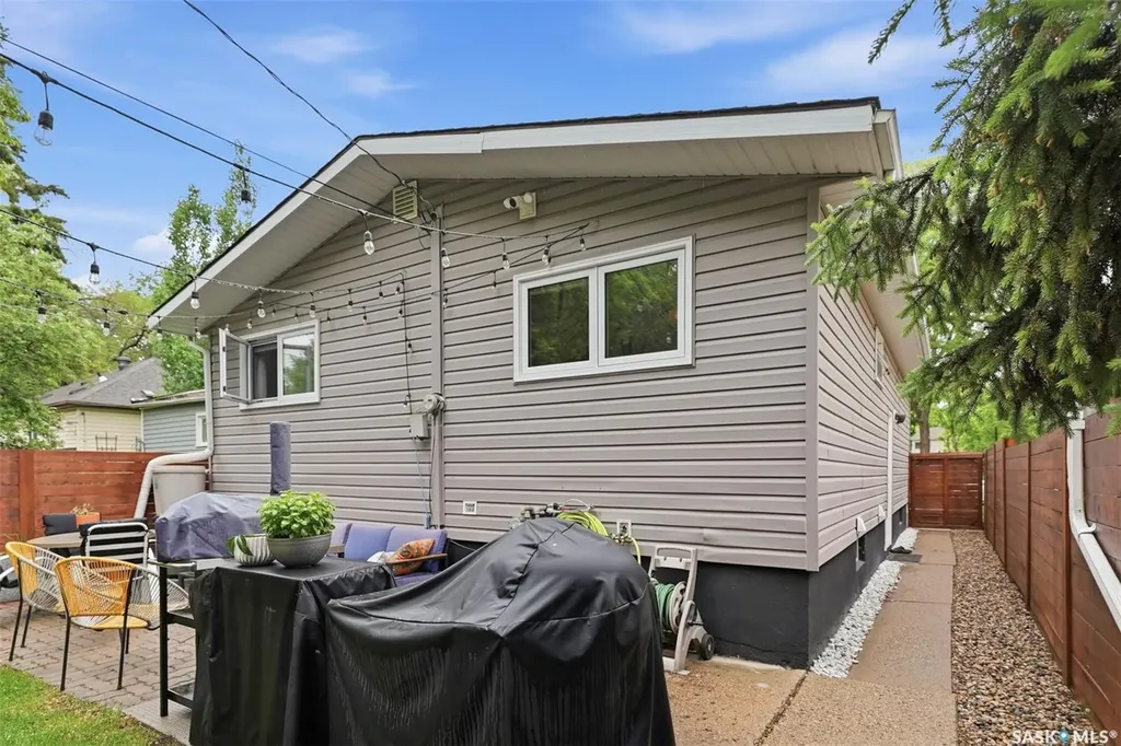 713 6th Street E Saskatoon SK S7H 1C5