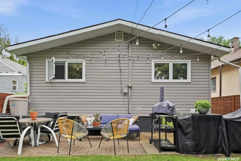 713 6th Street E Saskatoon SK S7H 1C5