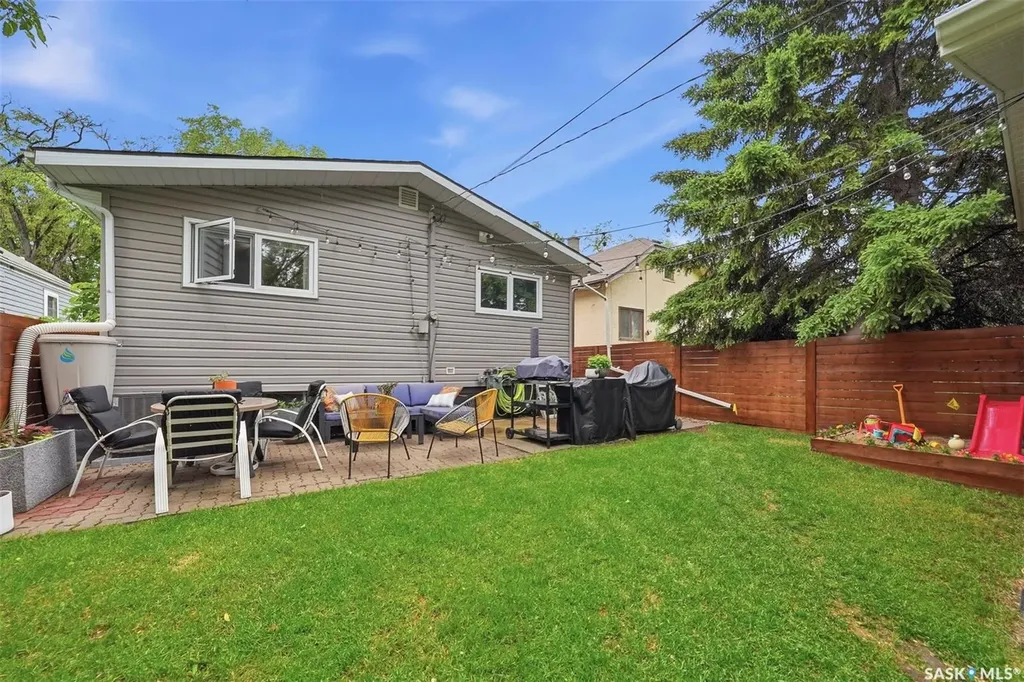 713 6th Street E Saskatoon SK S7H 1C5