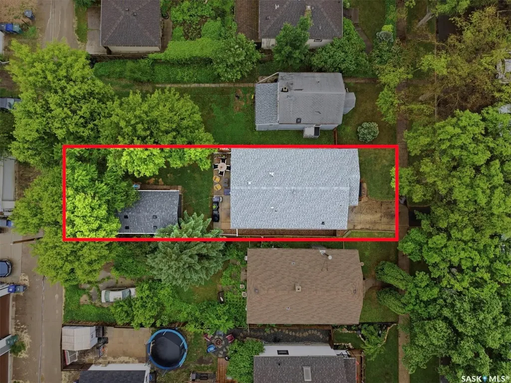 713 6th Street E Saskatoon SK S7H 1C5