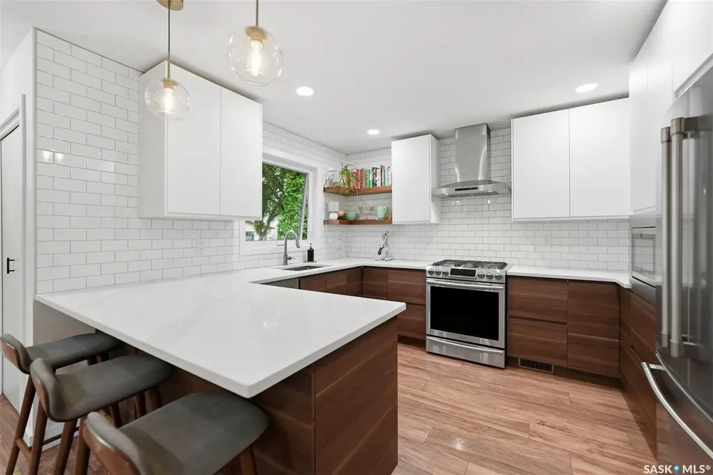 713 6th Street E Saskatoon SK S7H 1C5