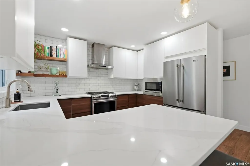 713 6th Street E Saskatoon SK S7H 1C5