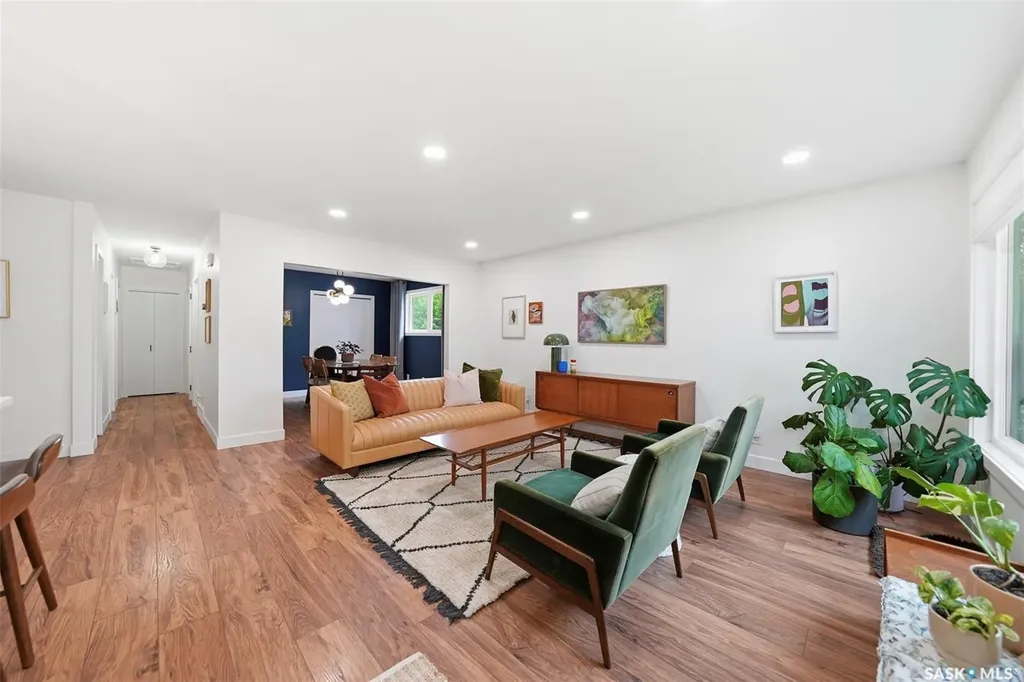 713 6th Street E Saskatoon SK S7H 1C5