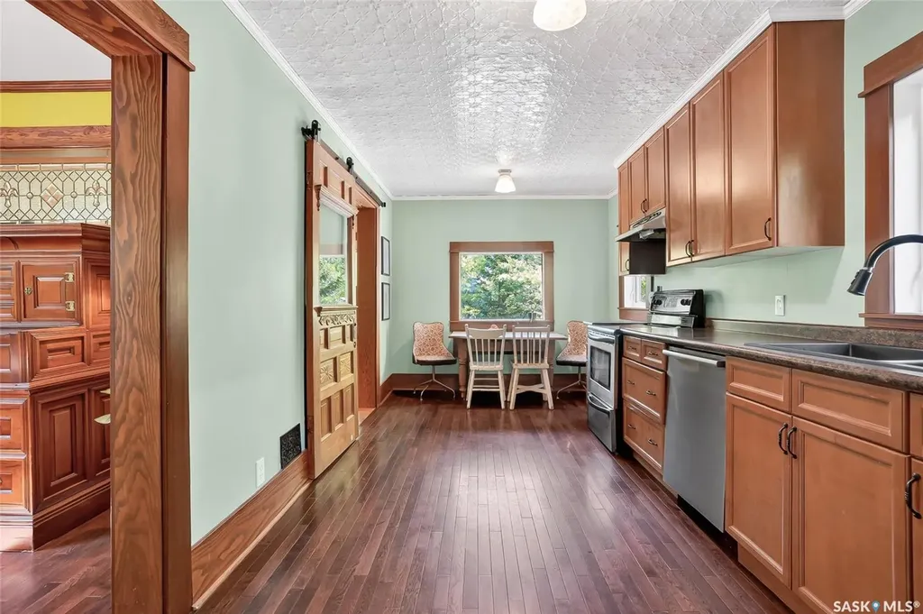 725 11th Street E Saskatoon SK S7N 0G4