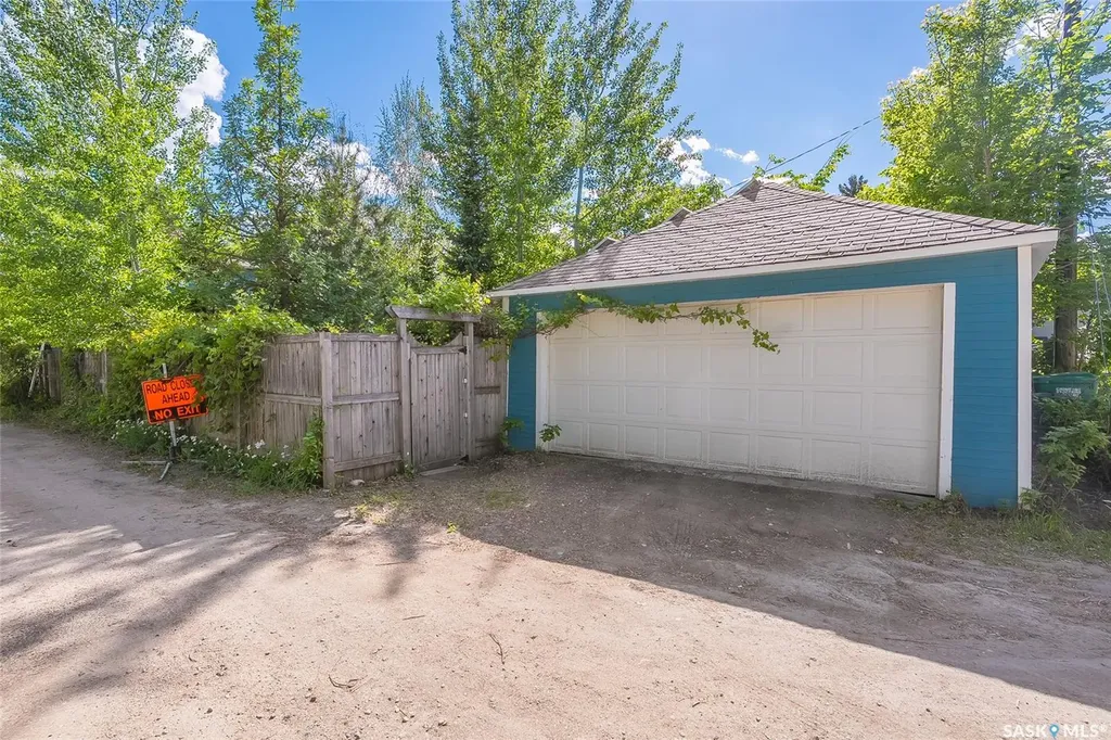 725 11th Street E Saskatoon SK S7N 0G4