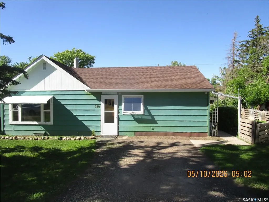 210 7th Avenue W Assiniboia SK S0H 0B0