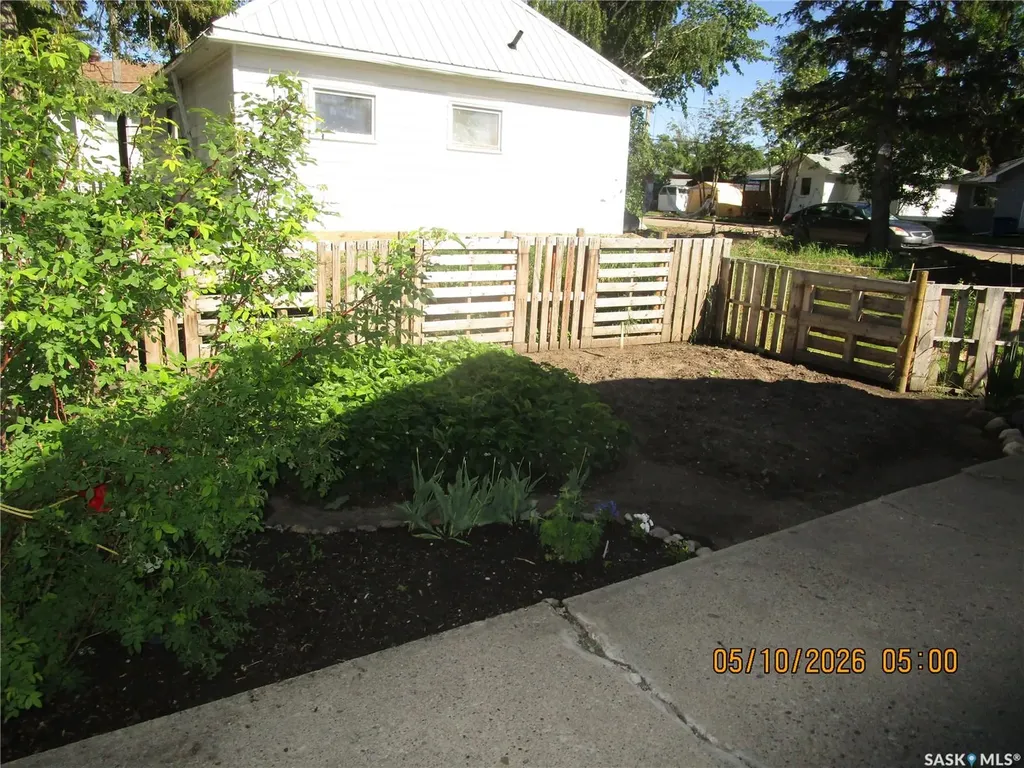 210 7th Avenue W Assiniboia SK S0H 0B0