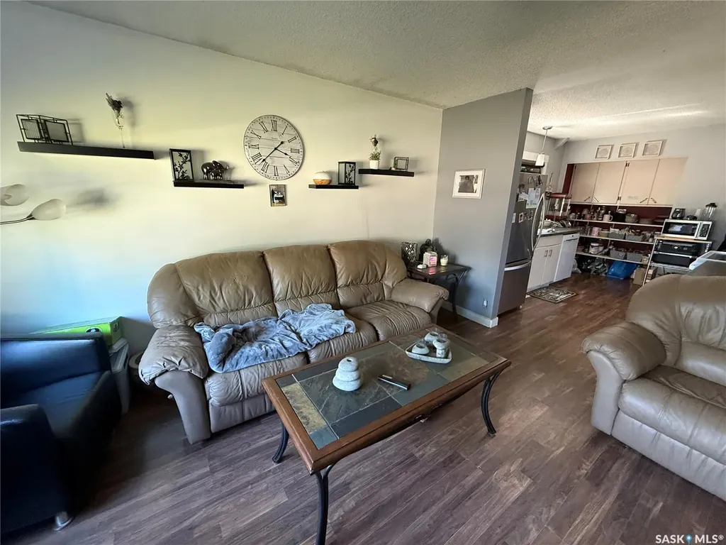 103 4th Avenue SE Weyburn SK S4H 1X7