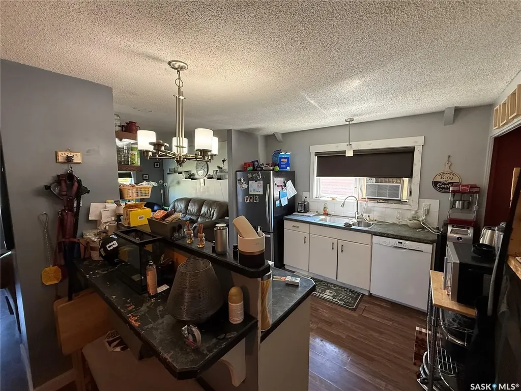 103 4th Avenue SE Weyburn SK S4H 1X7