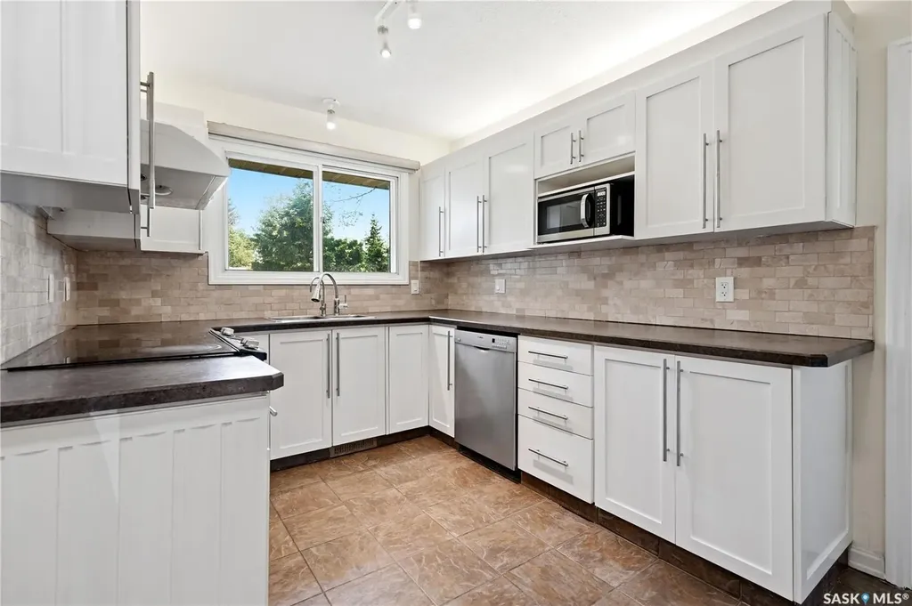 49 Scott Street Regina SK S4S 4A1