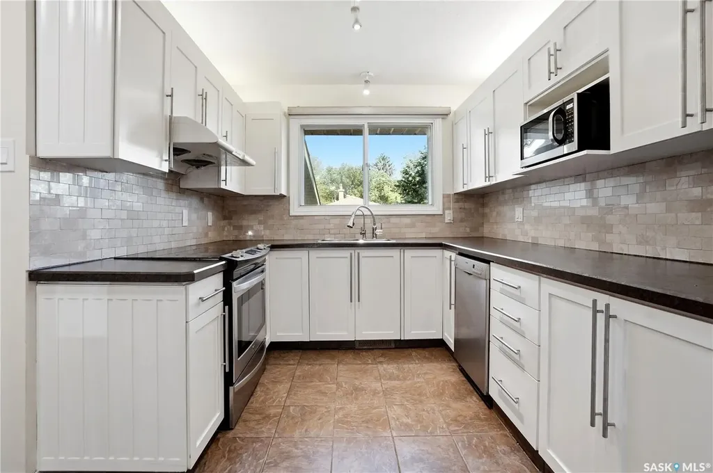 49 Scott Street Regina SK S4S 4A1