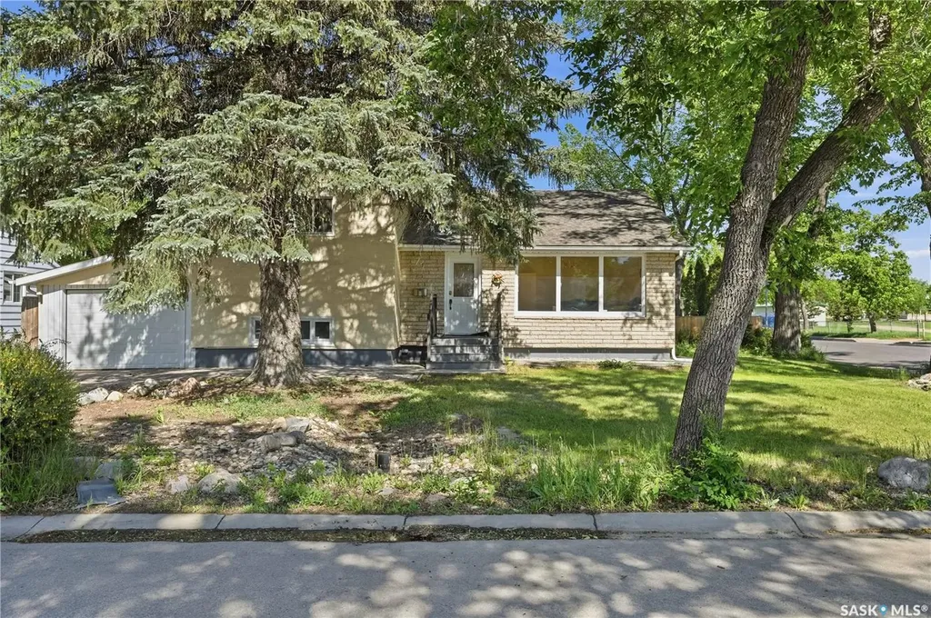 49 Scott Street Regina SK S4S 4A1