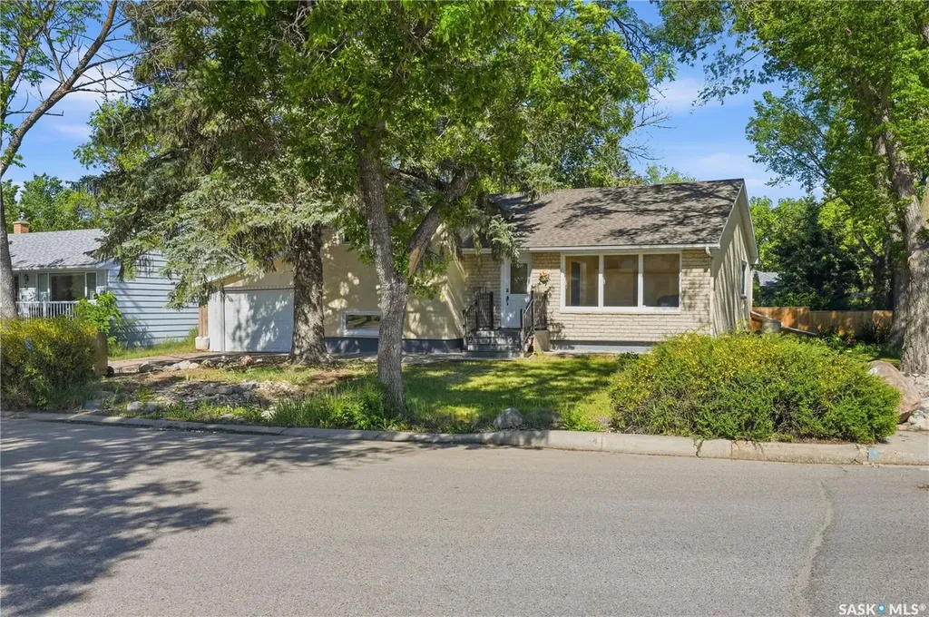 49 Scott Street Regina SK S4S 4A1