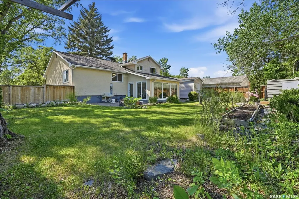 49 Scott Street Regina SK S4S 4A1