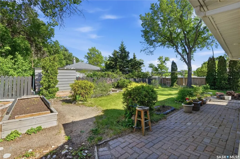 49 Scott Street Regina SK S4S 4A1