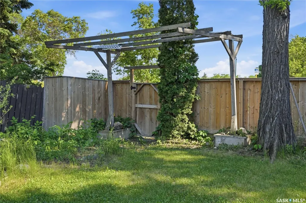 49 Scott Street Regina SK S4S 4A1