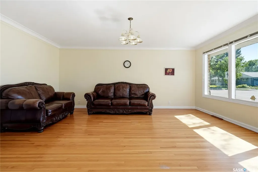 49 Scott Street Regina SK S4S 4A1