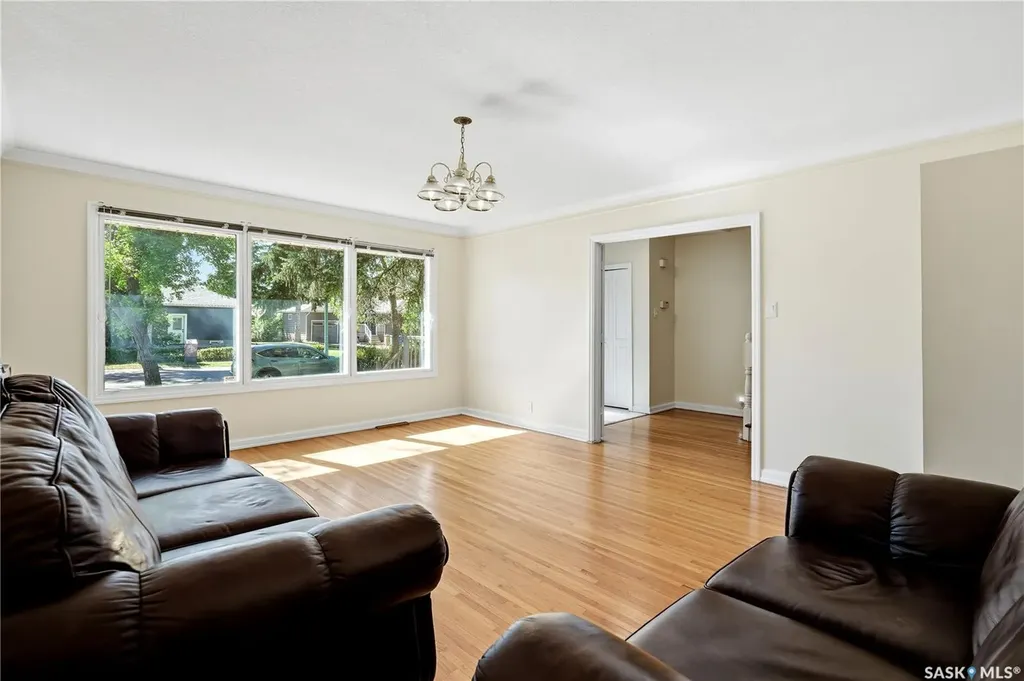 49 Scott Street Regina SK S4S 4A1