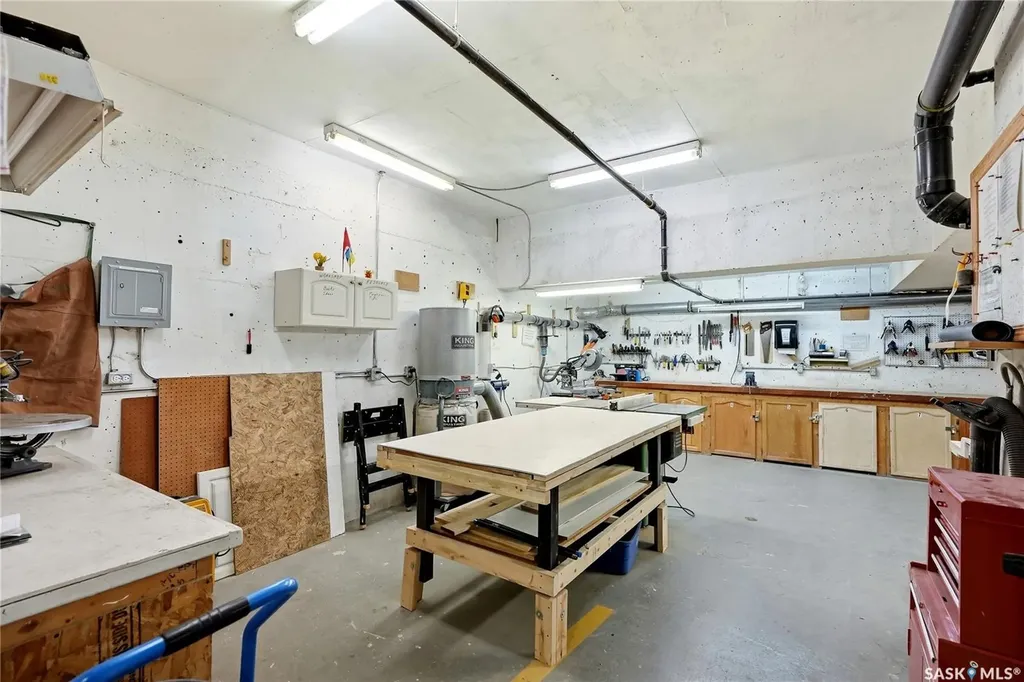 325 Keevil Crescent Saskatoon SK S7N 4R8