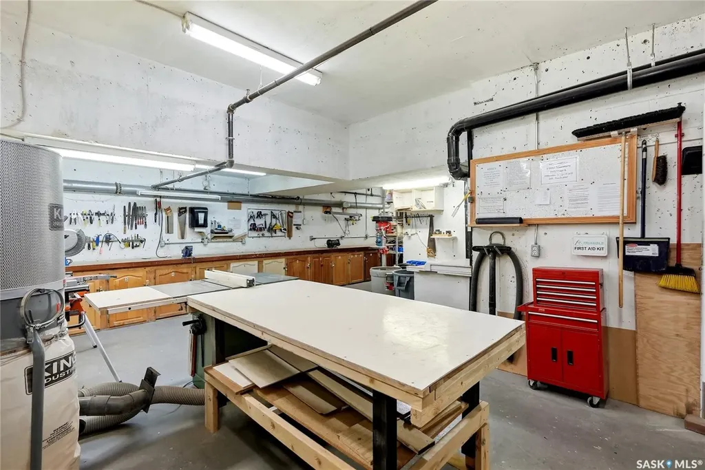 325 Keevil Crescent Saskatoon SK S7N 4R8