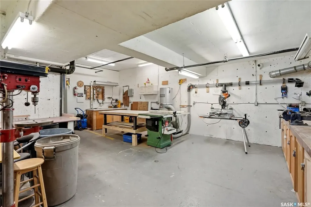 325 Keevil Crescent Saskatoon SK S7N 4R8