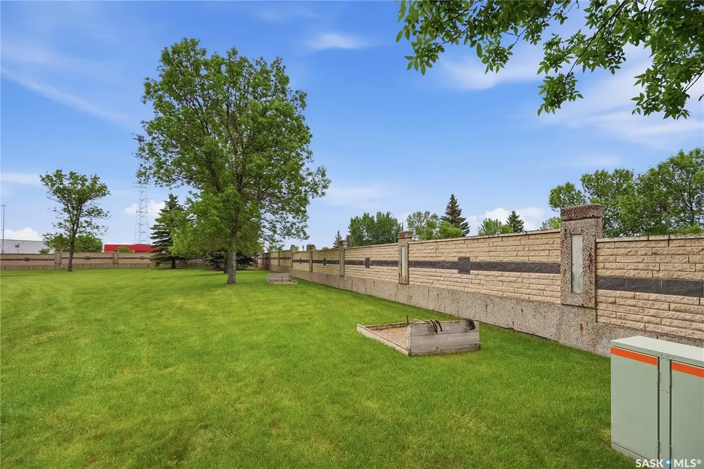 325 Keevil Crescent Saskatoon SK S7N 4R8