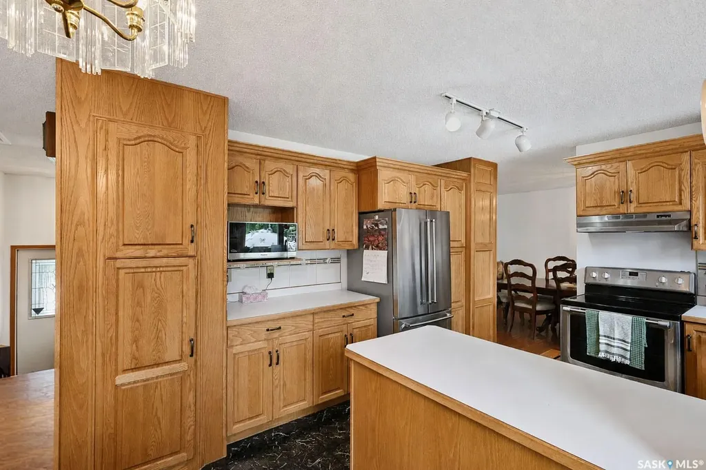 837 Conroy Place Prince Albert SK S6V 6Y7