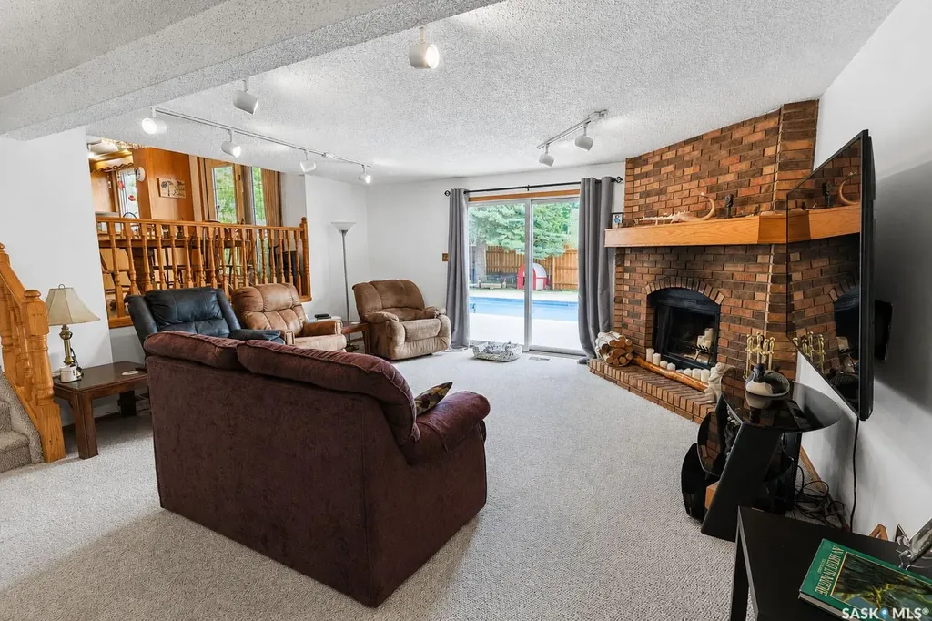 837 Conroy Place Prince Albert SK S6V 6Y7