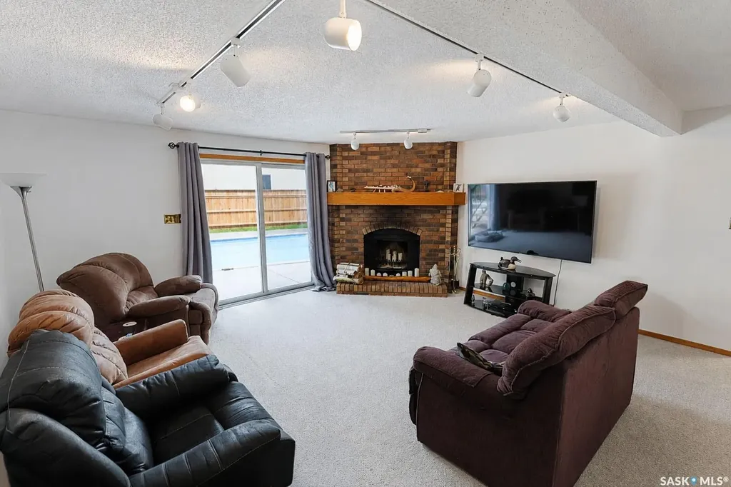 837 Conroy Place Prince Albert SK S6V 6Y7