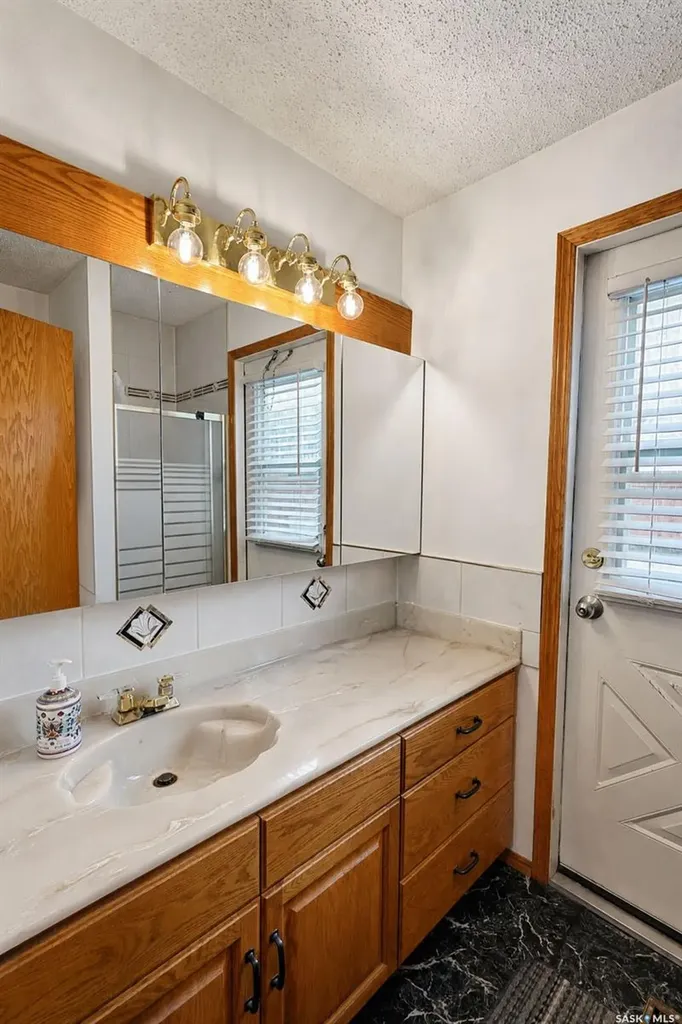 837 Conroy Place Prince Albert SK S6V 6Y7