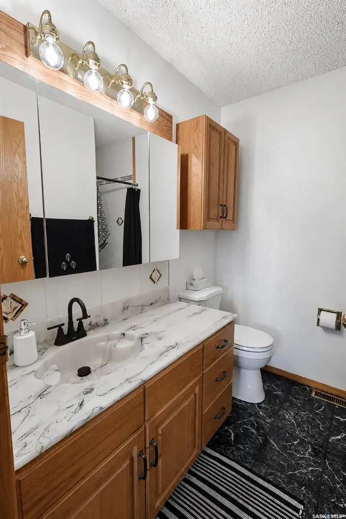 837 Conroy Place Prince Albert SK S6V 6Y7