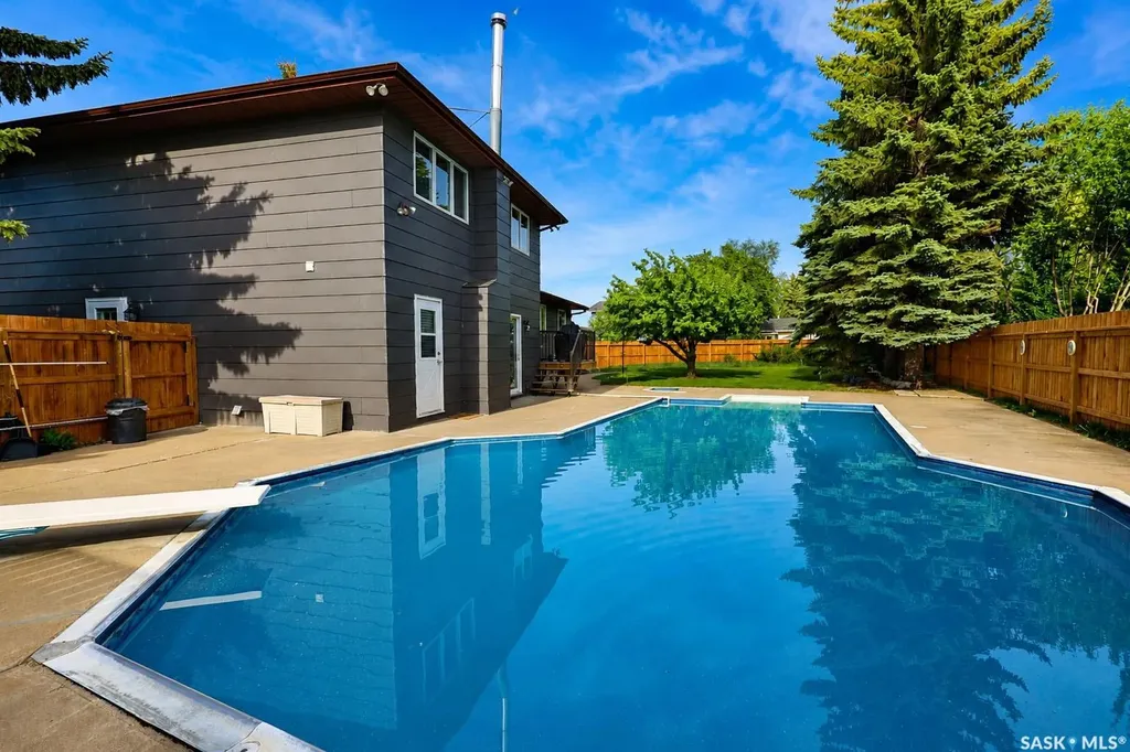 837 Conroy Place Prince Albert SK S6V 6Y7