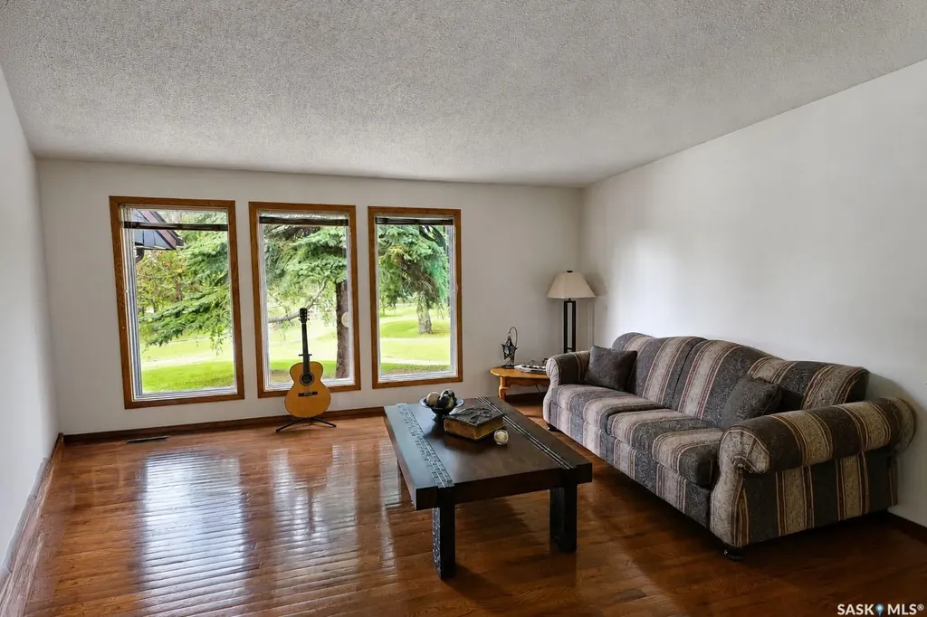 837 Conroy Place Prince Albert SK S6V 6Y7